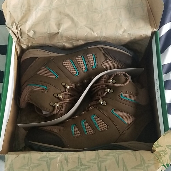 NIB Eastland Ash Hiking Boots trail shoes - Picture 2 of 7